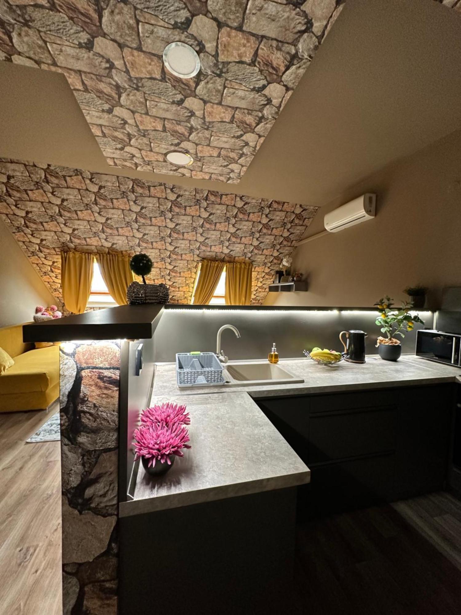 Apartament Gold Downtown Debreţin